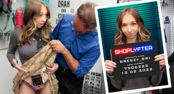 Gözlüklü utangaç hırsız yakalanınca sikini yalatıyorlar